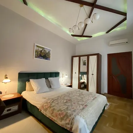 Lvapart вул вірменська 20 площа ринок гасова лампа звітні документи Apartman *