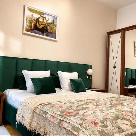 -apart вірменська 20 біля пл ринок Apartment *